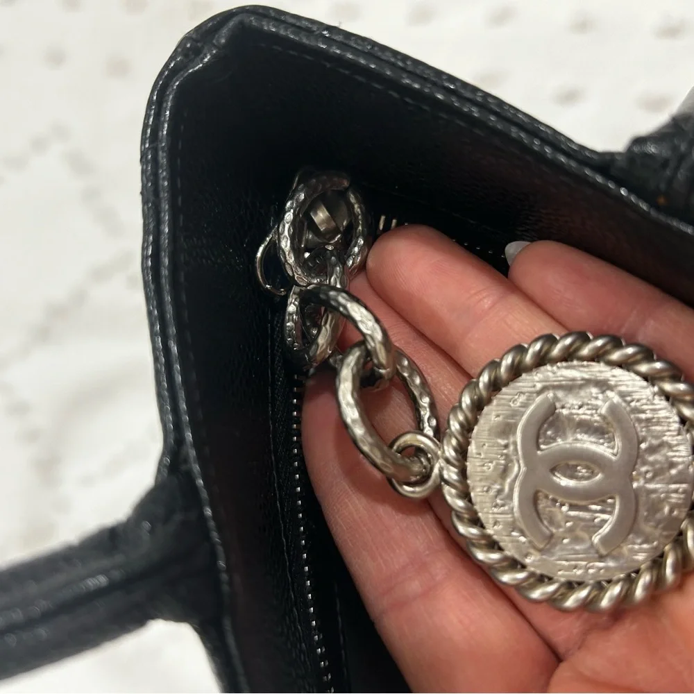 CHANEL Black Quilted CC Logo Tote - Picture 4 of 9